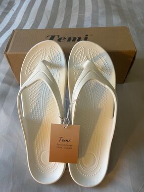 Women's White Comfort Flip Flop Sandals
